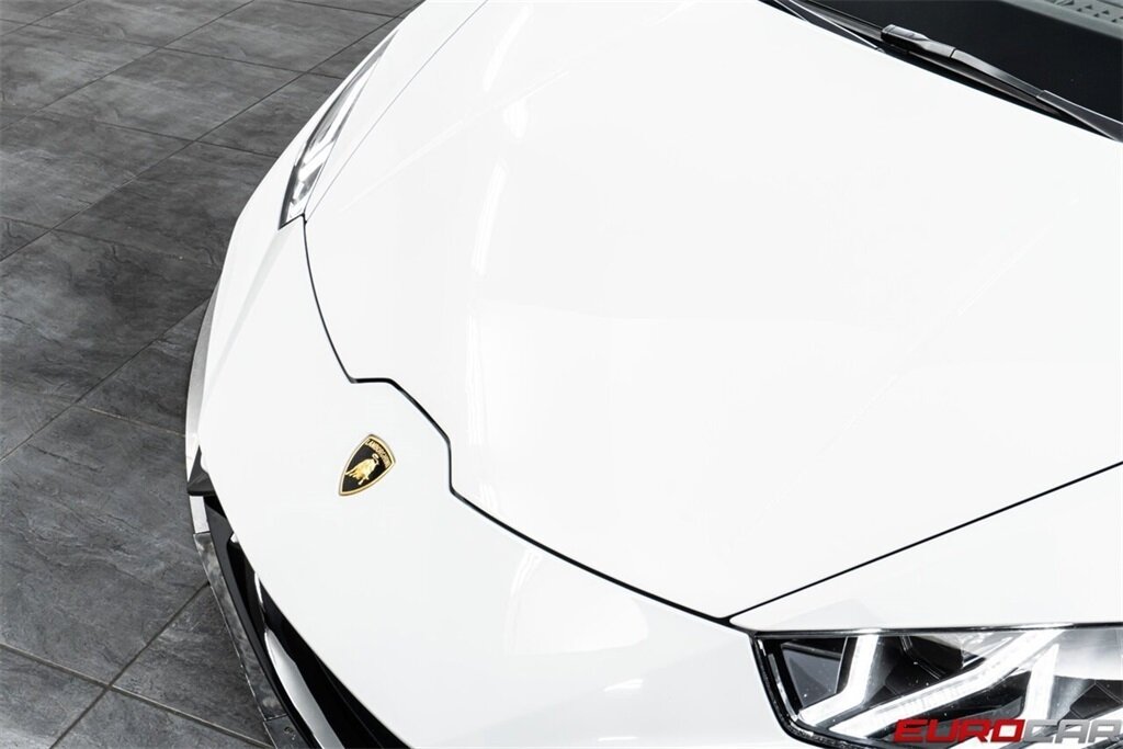 2020 Lamborghini Huracan EVO Spyder  *LESS THAN 10,000 MILES * BEAUTIFUL SPEC* AWD * - Photo 11 - Costa Mesa, CA 92626