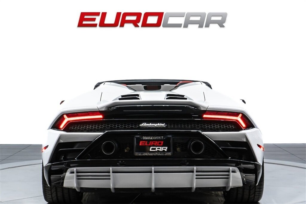 2020 Lamborghini Huracan EVO Spyder  *LESS THAN 10,000 MILES * BEAUTIFUL SPEC* AWD * - Photo 5 - Costa Mesa, CA 92626