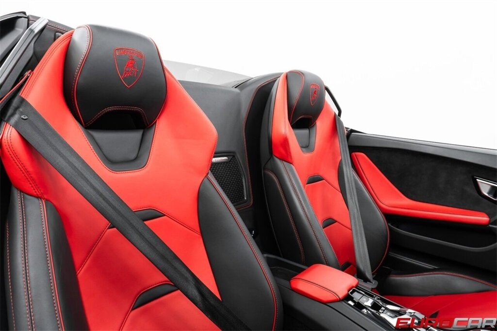 2020 Lamborghini Huracan EVO Spyder  *LESS THAN 10,000 MILES * BEAUTIFUL SPEC* AWD * - Photo 39 - Costa Mesa, CA 92626