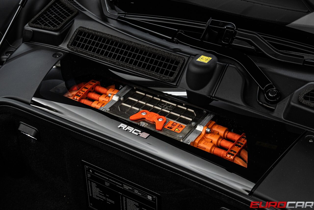 2024 Ferrari SF90 Spider *SUSPENSION LIFTER *STUNNING INTERIOR* CARBON FIBER WHEELS - Photo 14 - Costa Mesa, CA 92626