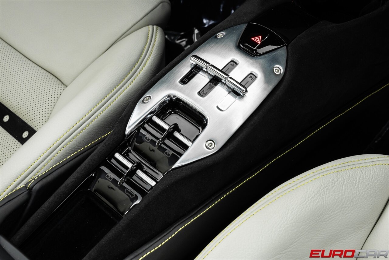2024 Ferrari SF90 Spider *SUSPENSION LIFTER *STUNNING INTERIOR* CARBON FIBER WHEELS - Photo 38 - Costa Mesa, CA 92626