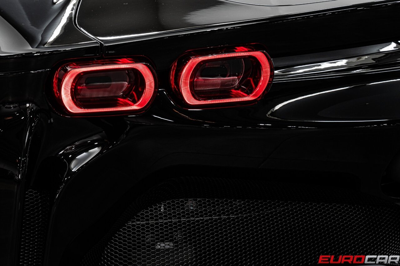 2024 Ferrari SF90 Spider *SUSPENSION LIFTER *STUNNING INTERIOR* CARBON FIBER WHEELS - Photo 25 - Costa Mesa, CA 92626