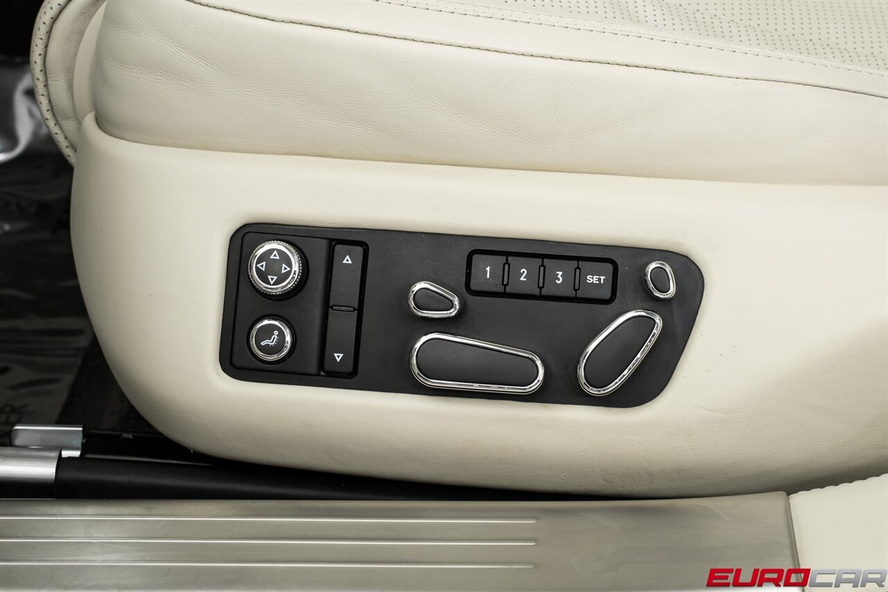 2015 Bentley Flying Spur V8 photo 40