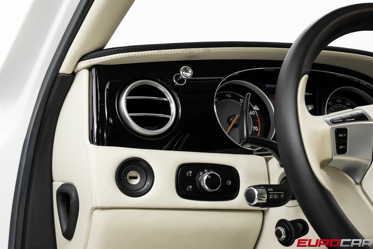 2015 Bentley Flying Spur V8 photo 23