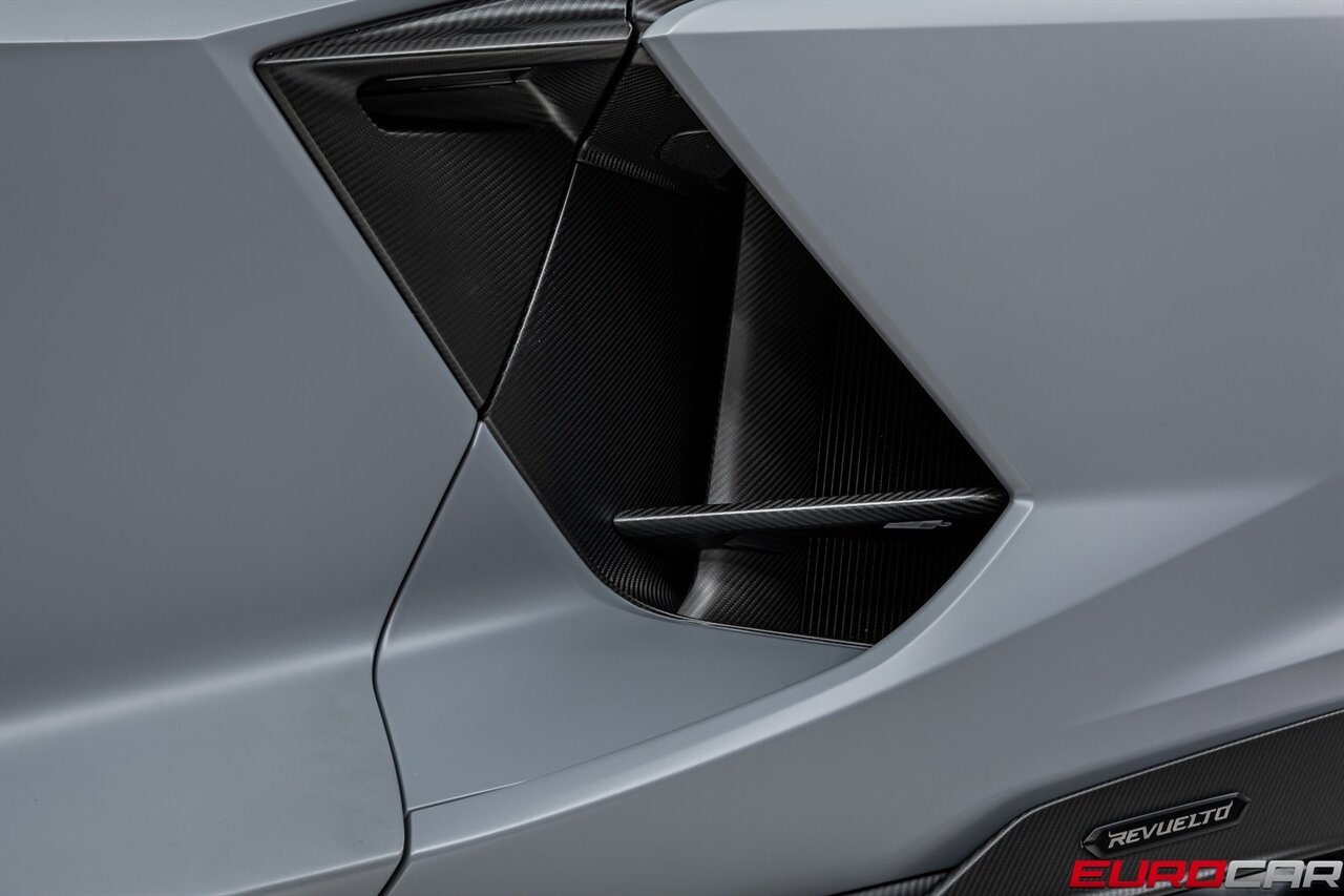 2024 Lamborghini Revuelto *HUGE CARBON OPTIONS * FACTORY MATTE PAINT* - Photo 20 - Costa Mesa, CA 92626