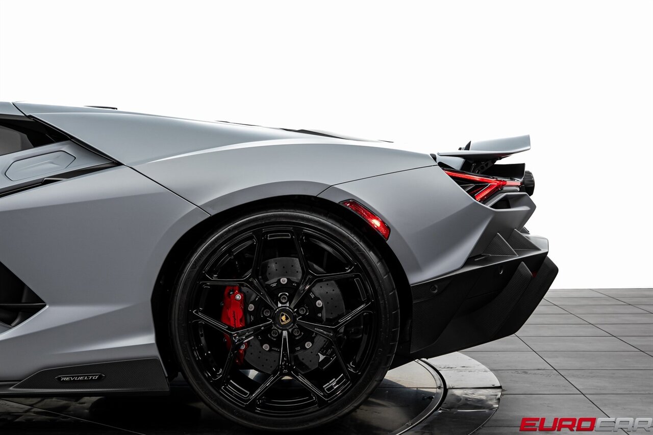 2024 Lamborghini Revuelto *HUGE CARBON OPTIONS * FACTORY MATTE PAINT* - Photo 23 - Costa Mesa, CA 92626