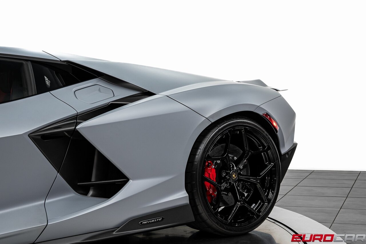 2024 Lamborghini Revuelto *HUGE CARBON OPTIONS * FACTORY MATTE PAINT* - Photo 22 - Costa Mesa, CA 92626