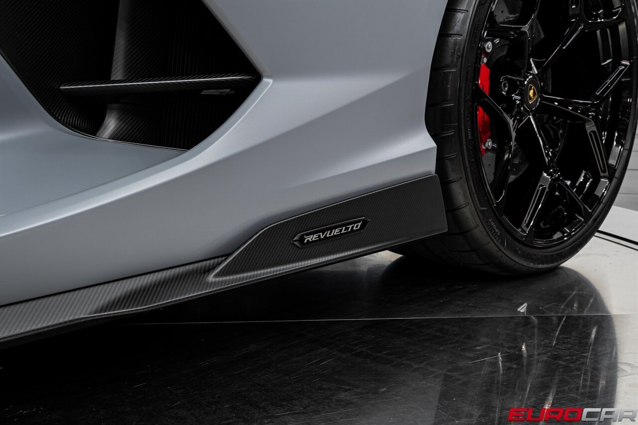 2024 Lamborghini Revuelto *HUGE CARBON OPTIONS * FACTORY MATTE PAINT* - Photo 21 - Costa Mesa, CA 92626