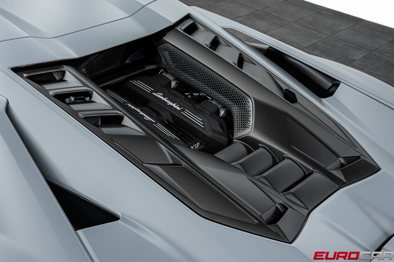 2024 Lamborghini Revuelto *HUGE CARBON OPTIONS * FACTORY MATTE PAINT* - Photo 26 - Costa Mesa, CA 92626