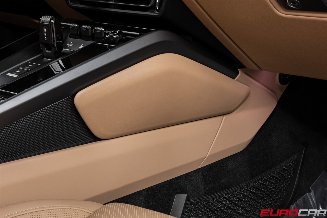 2022 Porsche 911 Carrera 4S *SPORT CHRONO PACKAGE * PREMIUM PACKAGE * FRONT PPF* - Photo 35 - Costa Mesa, CA 92626