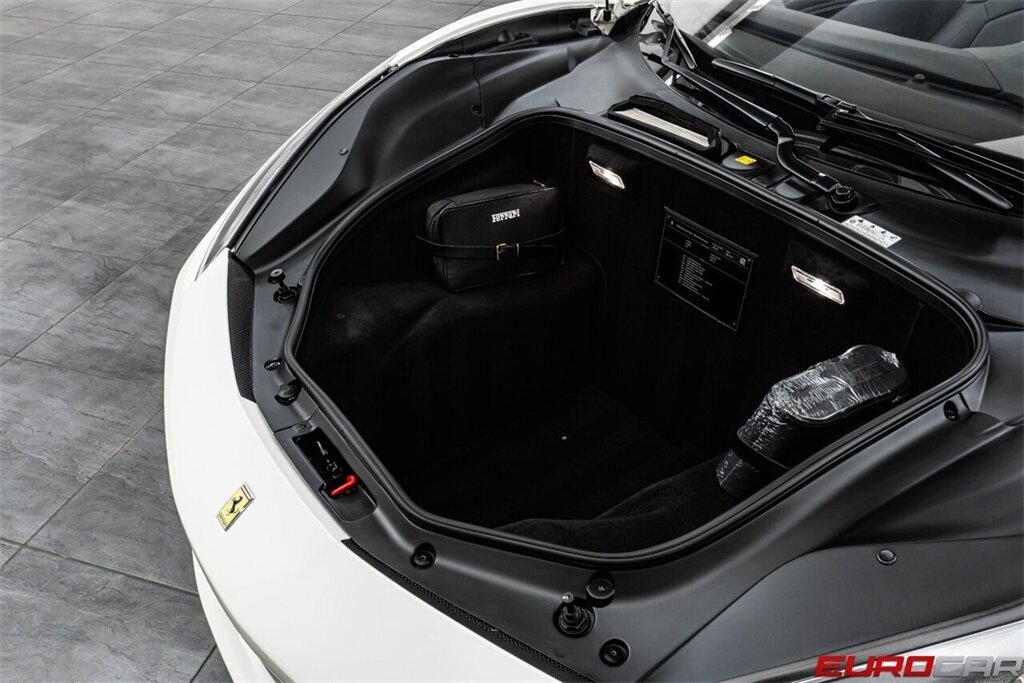 2018 Ferrari 488 Spider *CARBON FIBER INTERIOR * IMMACULATE* - Photo 12 - Costa Mesa, CA 92626
