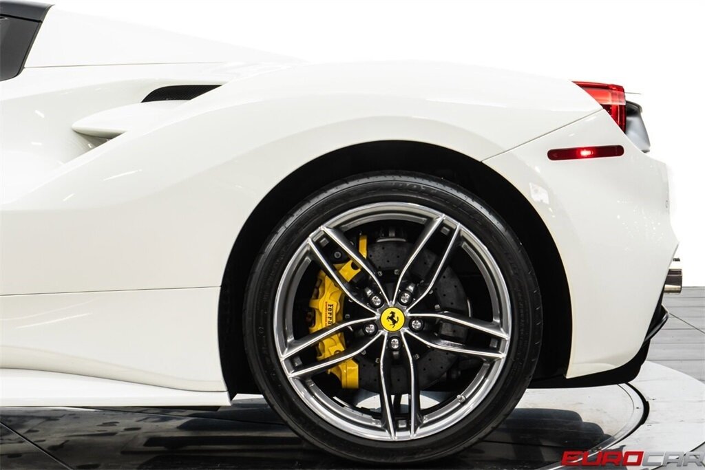 2018 Ferrari 488 Spider *CARBON FIBER INTERIOR * IMMACULATE* - Photo 19 - Costa Mesa, CA 92626