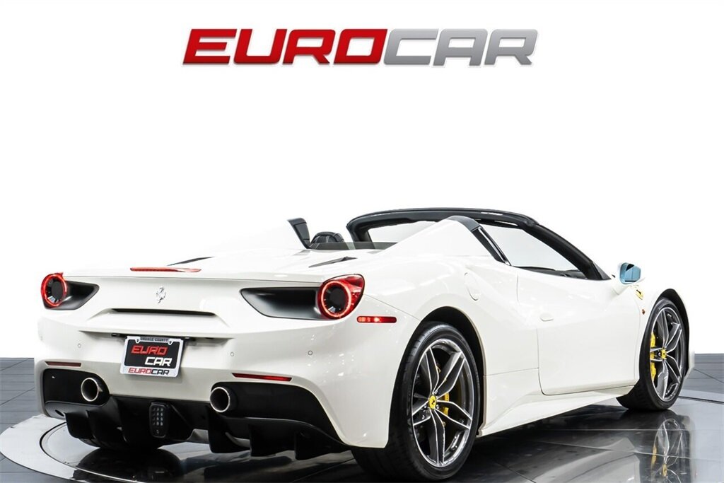 2018 Ferrari 488 Spider *CARBON FIBER INTERIOR * IMMACULATE* - Photo 6 - Costa Mesa, CA 92626