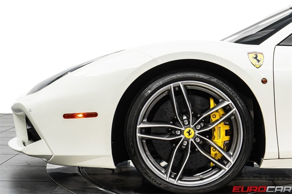 2018 Ferrari 488 Spider *CARBON FIBER INTERIOR * IMMACULATE* - Photo 17 - Costa Mesa, CA 92626