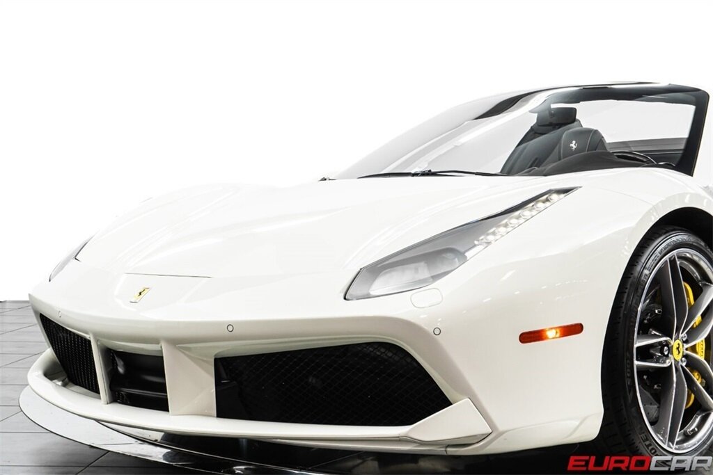 2018 Ferrari 488 Spider *CARBON FIBER INTERIOR * IMMACULATE* - Photo 16 - Costa Mesa, CA 92626
