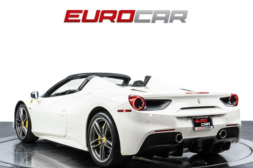 2018 Ferrari 488 Spider *CARBON FIBER INTERIOR * IMMACULATE* - Photo 4 - Costa Mesa, CA 92626