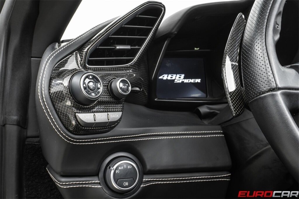 2018 Ferrari 488 Spider *CARBON FIBER INTERIOR * IMMACULATE* - Photo 29 - Costa Mesa, CA 92626
