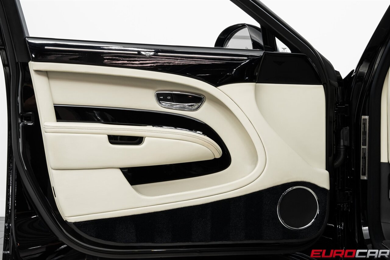 2020 Bentley Mulsanne  *REAR PICNIC TABLES * REAR MASSAGE SEATS* - Photo 19 - Costa Mesa, CA 92626