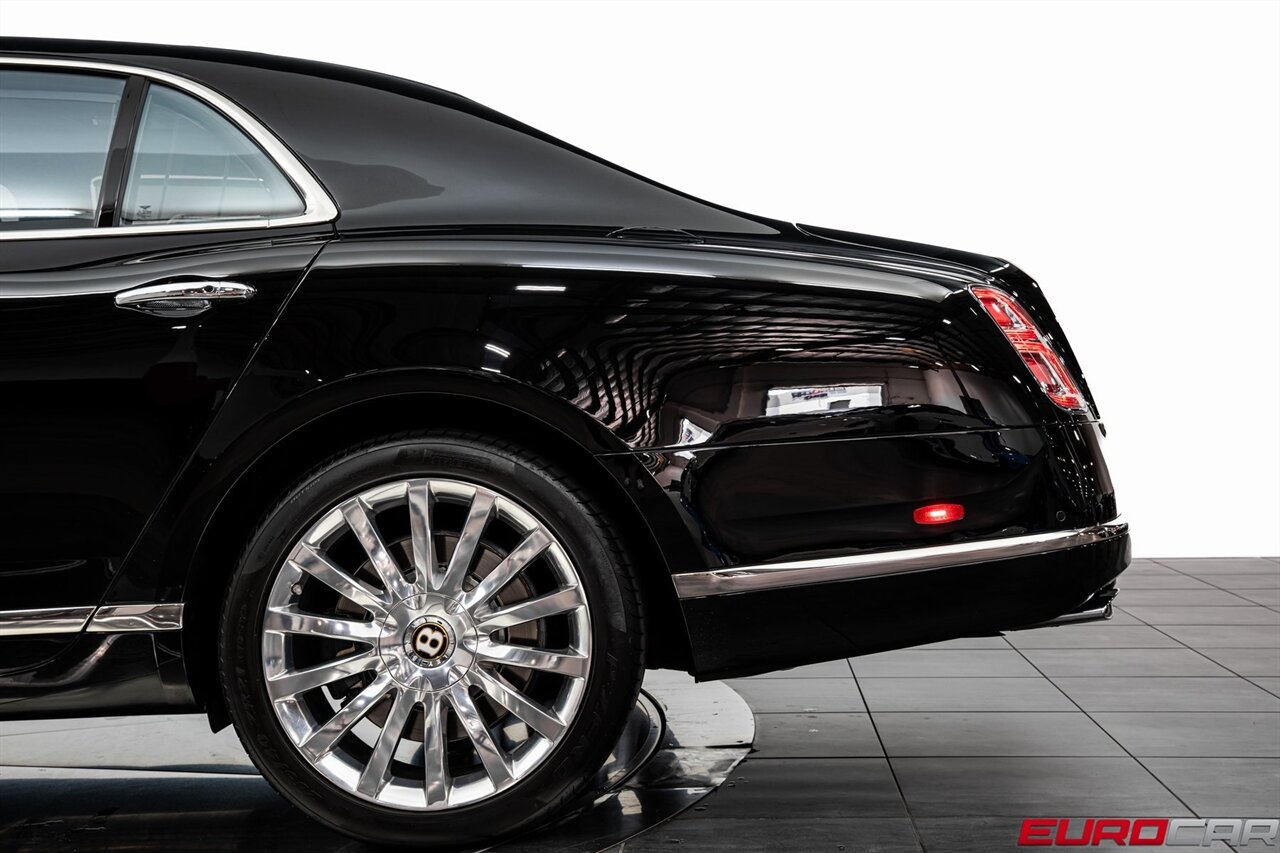 2020 Bentley Mulsanne  *REAR PICNIC TABLES * REAR MASSAGE SEATS* - Photo 13 - Costa Mesa, CA 92626