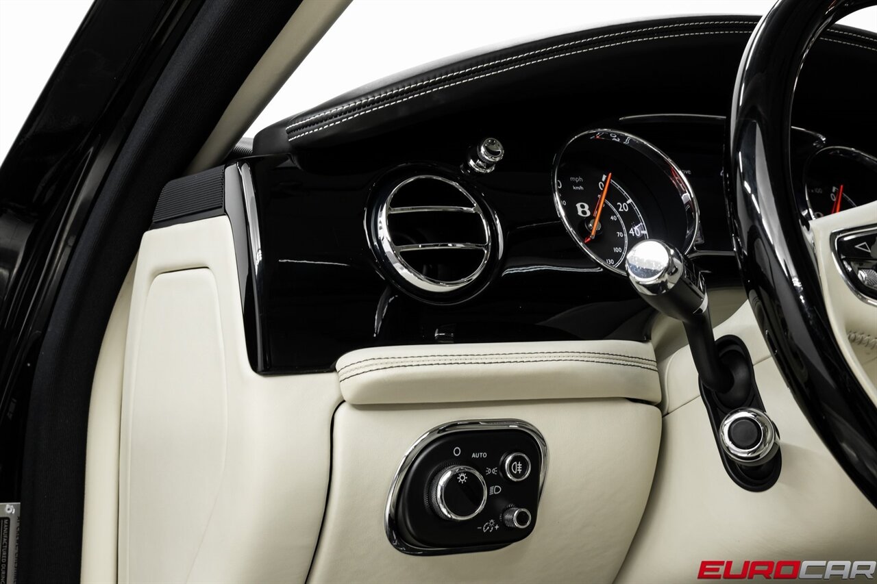2020 Bentley Mulsanne  *REAR PICNIC TABLES * REAR MASSAGE SEATS* - Photo 23 - Costa Mesa, CA 92626