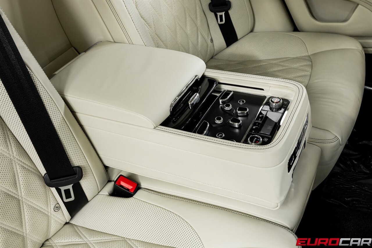 2020 Bentley Mulsanne  *REAR PICNIC TABLES * REAR MASSAGE SEATS* - Photo 33 - Costa Mesa, CA 92626
