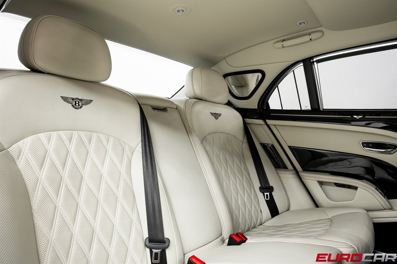 2020 Bentley Mulsanne  *REAR PICNIC TABLES * REAR MASSAGE SEATS* - Photo 32 - Costa Mesa, CA 92626