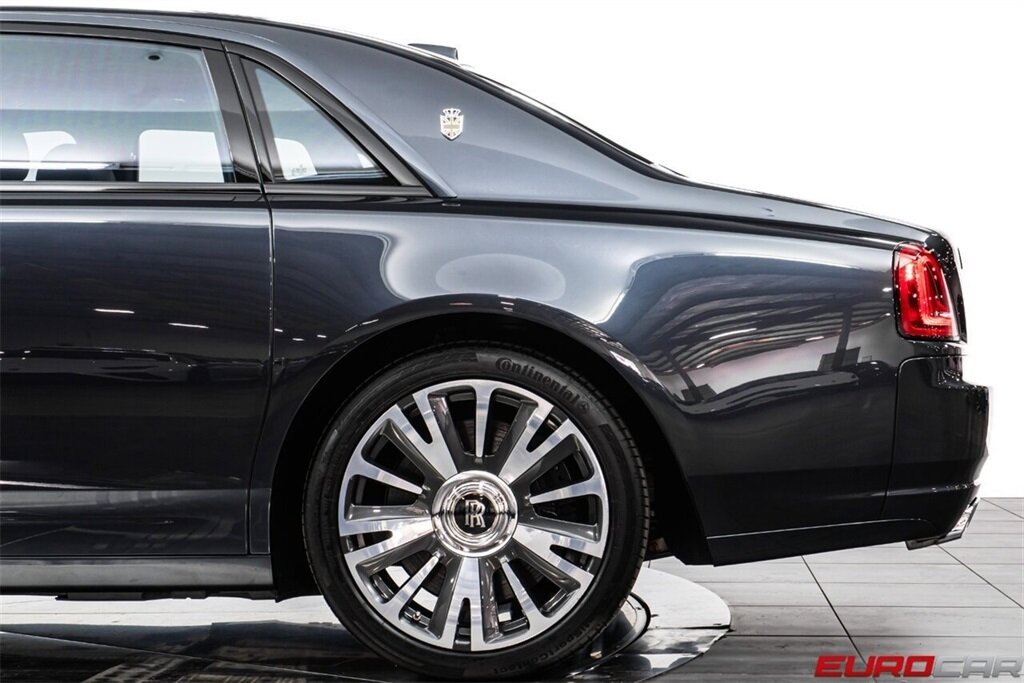 2019 Rolls-Royce Ghost  *STARLIGHT HEADLINER * IMMACULATE CONDITION* - Photo 18 - Costa Mesa, CA 92626