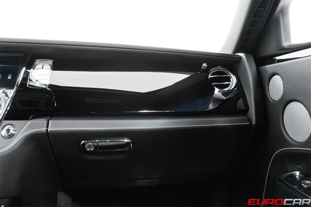 2019 Rolls-Royce Ghost  *STARLIGHT HEADLINER * IMMACULATE CONDITION* - Photo 35 - Costa Mesa, CA 92626