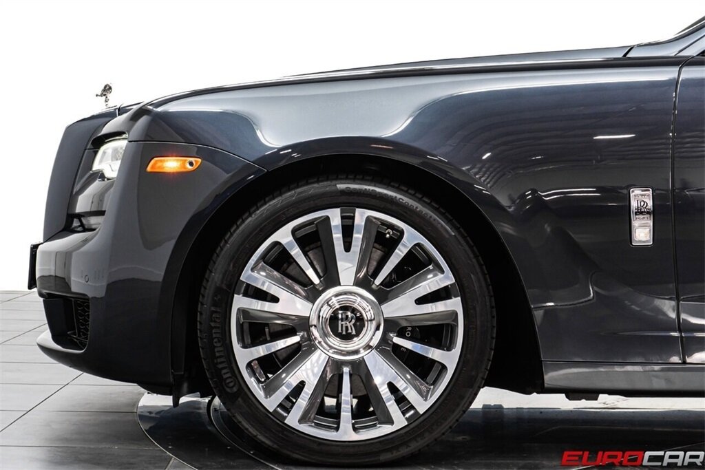 2019 Rolls-Royce Ghost  *STARLIGHT HEADLINER * IMMACULATE CONDITION* - Photo 15 - Costa Mesa, CA 92626