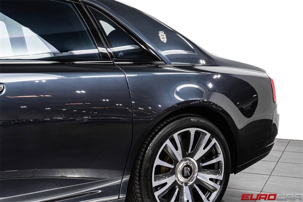 2019 Rolls-Royce Ghost  *STARLIGHT HEADLINER * IMMACULATE CONDITION* - Photo 17 - Costa Mesa, CA 92626