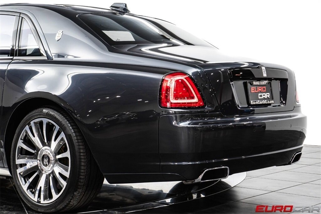 2019 Rolls-Royce Ghost  *STARLIGHT HEADLINER * IMMACULATE CONDITION* - Photo 19 - Costa Mesa, CA 92626