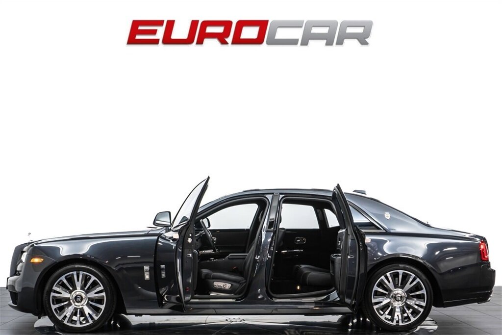 2019 Rolls-Royce Ghost  *STARLIGHT HEADLINER * IMMACULATE CONDITION* - Photo 3 - Costa Mesa, CA 92626