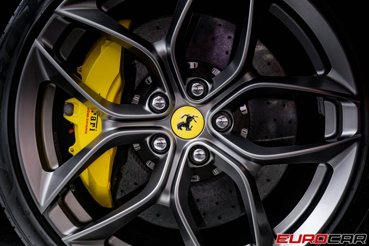 2018 Ferrari GTC4Lusso  *CARBON STEERING WHEEL * BEAUTIFUL SPEC* - Photo 21 - Costa Mesa, CA 92626