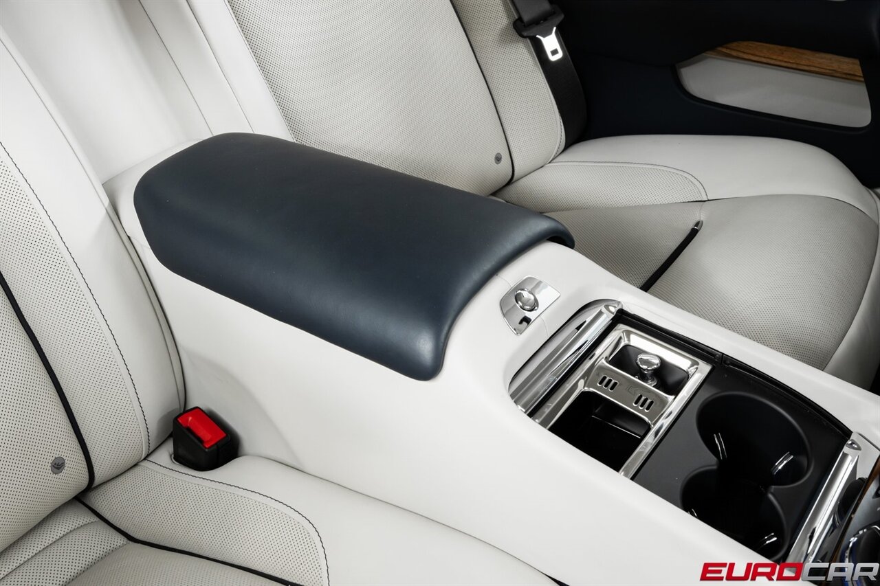 2017 Rolls-Royce Wraith *TWO-TONE INTERIOR * IMMACULATE CONDITION* - Photo 37 - Costa Mesa, CA 92626