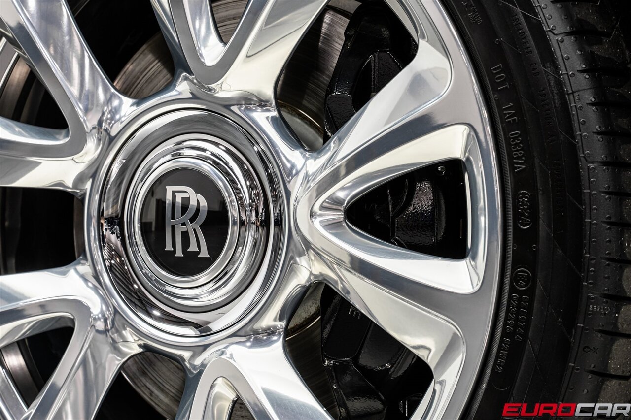 2017 Rolls-Royce Wraith *TWO-TONE INTERIOR * IMMACULATE CONDITION* - Photo 21 - Costa Mesa, CA 92626