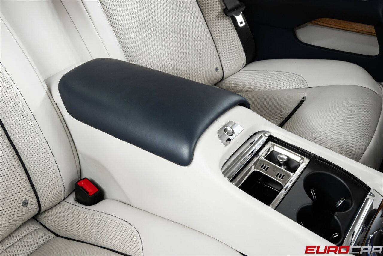 2017 Rolls-Royce Wraith *TWO-TONE INTERIOR * IMMACULATE CONDITION* - Photo 37 - Costa Mesa, CA 92626