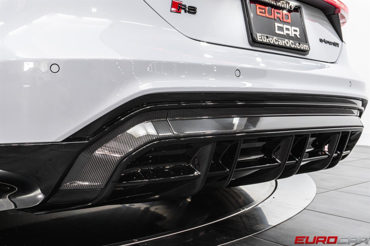 2022 Audi RS e-tron GT quattro  * $149840.00 MSRP * CARBON FIBER* - Photo 20 - Costa Mesa, CA 92626