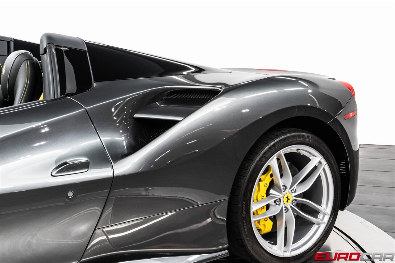 2019 Ferrari 488 Spider  *CARBON FIBER * SUSPENSION LIFTER* - Photo 18 - Costa Mesa, CA 92626
