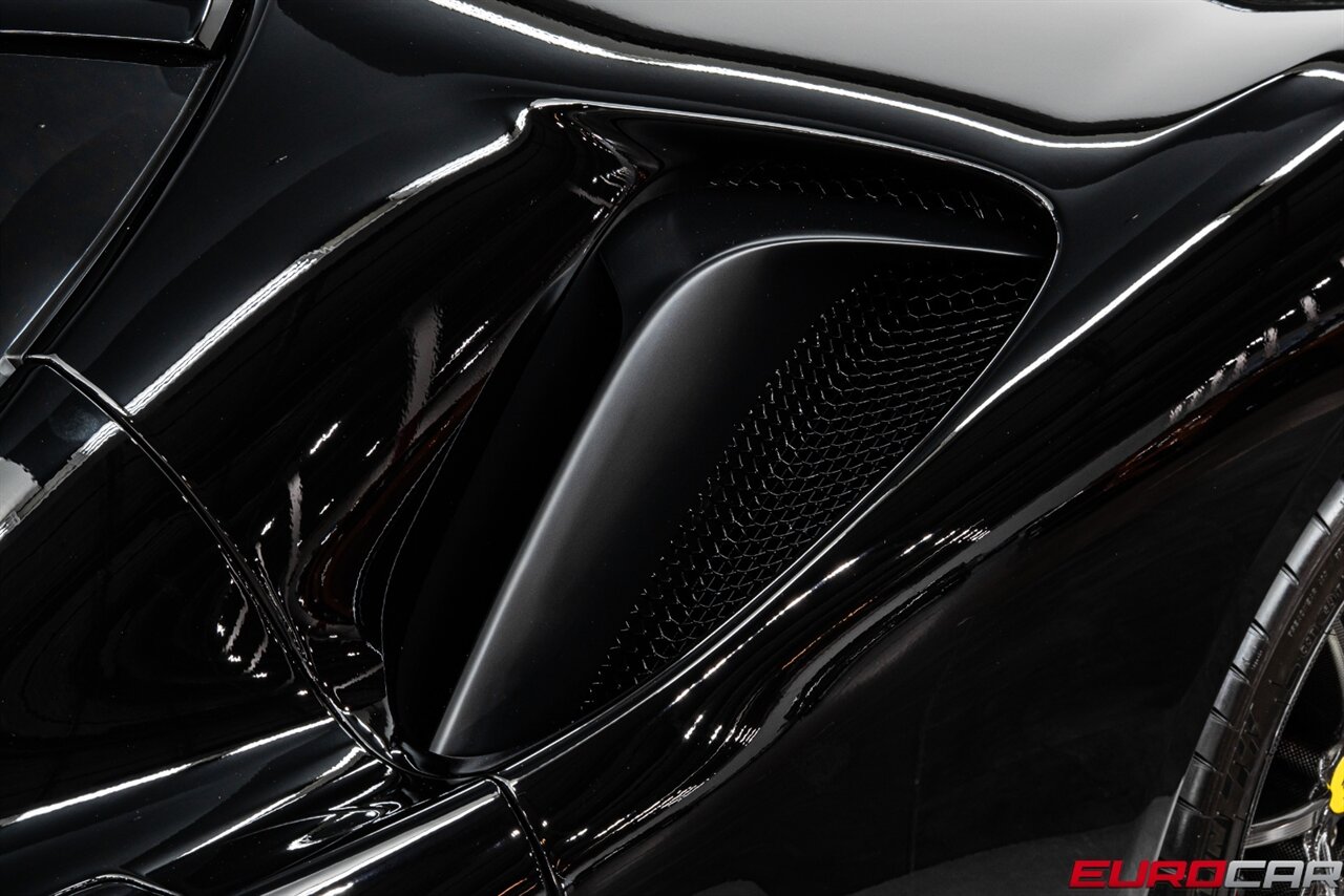 2022 Ferrari SF90 Stradale *CARBON FIBER LED STEERING WHEEL * CARBON FIBER WHEELS * FRONT PPF* - Photo 18 - Costa Mesa, CA 92626