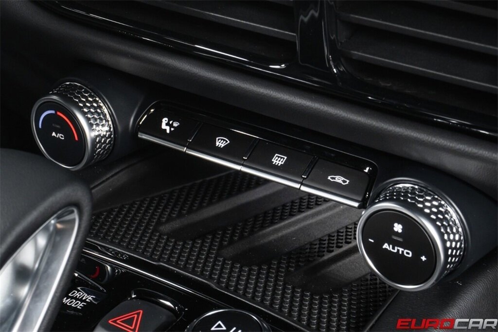 2025 Lotus Emira V6  *AUTOMATIC TRANSMISSION * NEW CAR* - Photo 32 - Costa Mesa, CA 92626