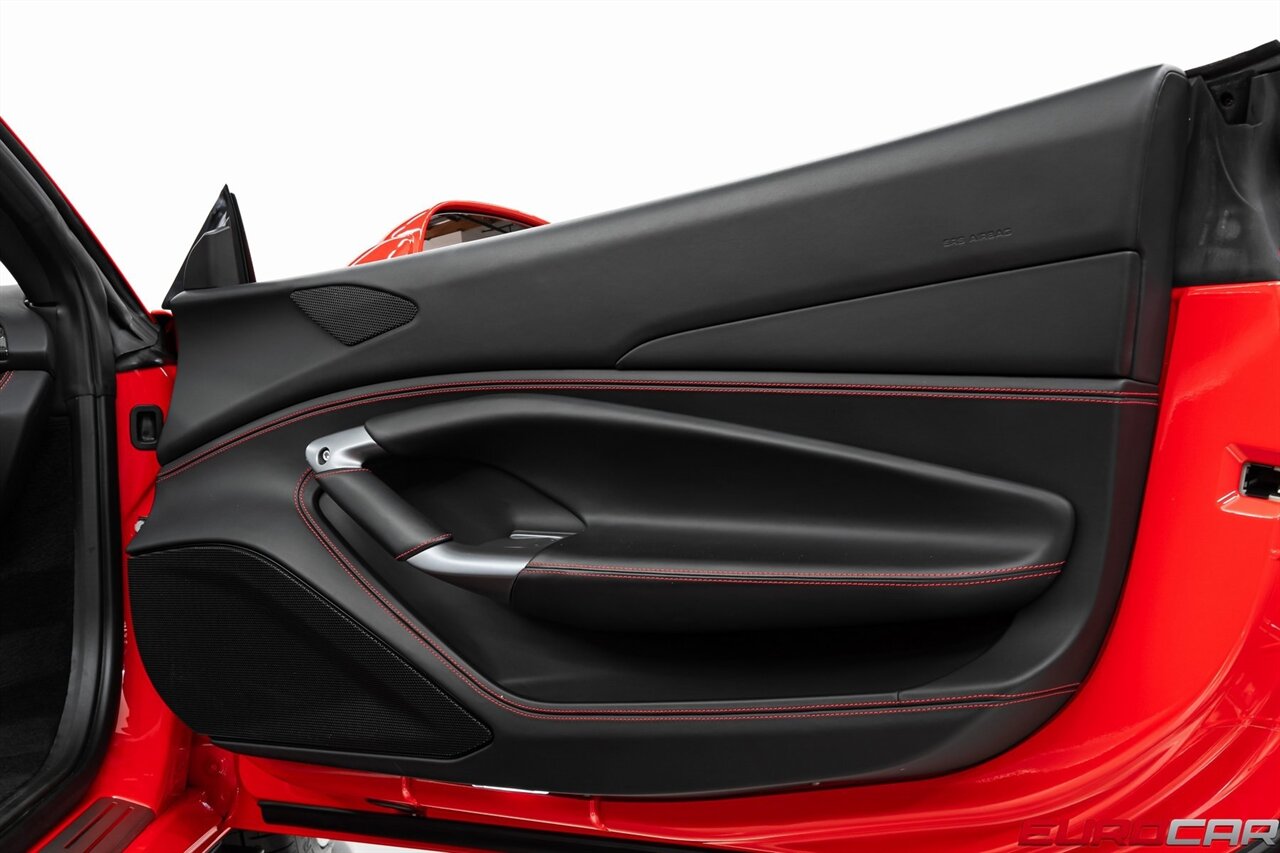 2022 Ferrari F8 Spider  *CARBON FIBER LED STEERING WHEEL * DAYTONA RACING SEATS* - Photo 31 - Costa Mesa, CA 92626
