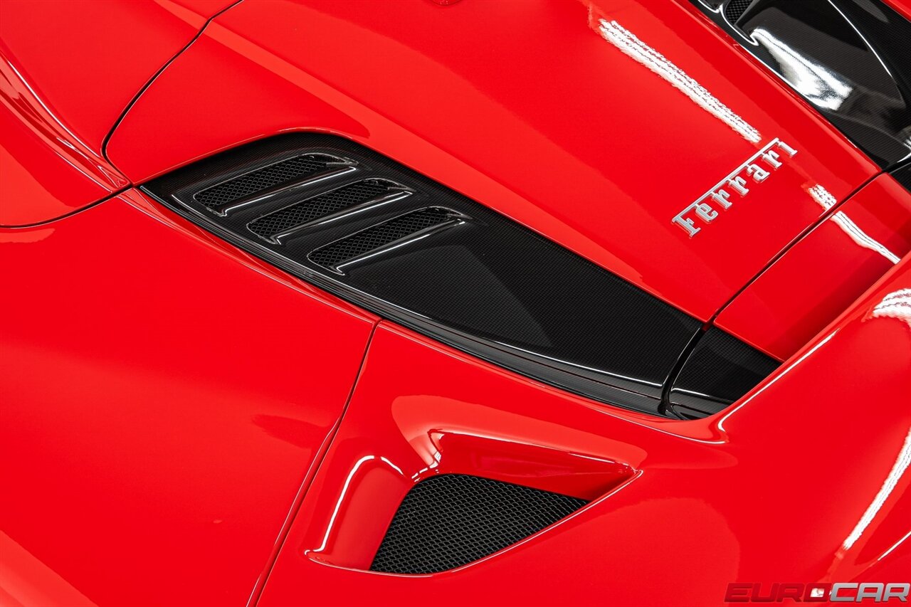 2022 Ferrari F8 Spider  *CARBON FIBER LED STEERING WHEEL * DAYTONA RACING SEATS* - Photo 24 - Costa Mesa, CA 92626