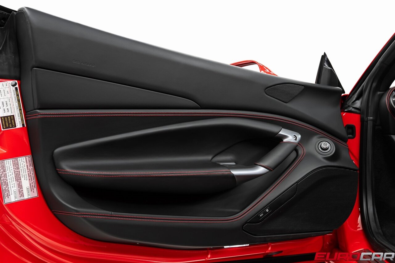 2022 Ferrari F8 Spider  *CARBON FIBER LED STEERING WHEEL * DAYTONA RACING SEATS* - Photo 30 - Costa Mesa, CA 92626