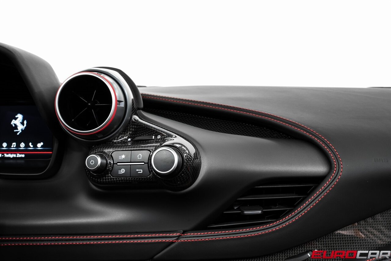 2022 Ferrari F8 Spider  *CARBON FIBER LED STEERING WHEEL * DAYTONA RACING SEATS* - Photo 36 - Costa Mesa, CA 92626