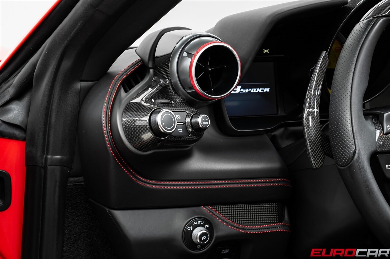 2022 Ferrari F8 Spider  *CARBON FIBER LED STEERING WHEEL * DAYTONA RACING SEATS* - Photo 33 - Costa Mesa, CA 92626