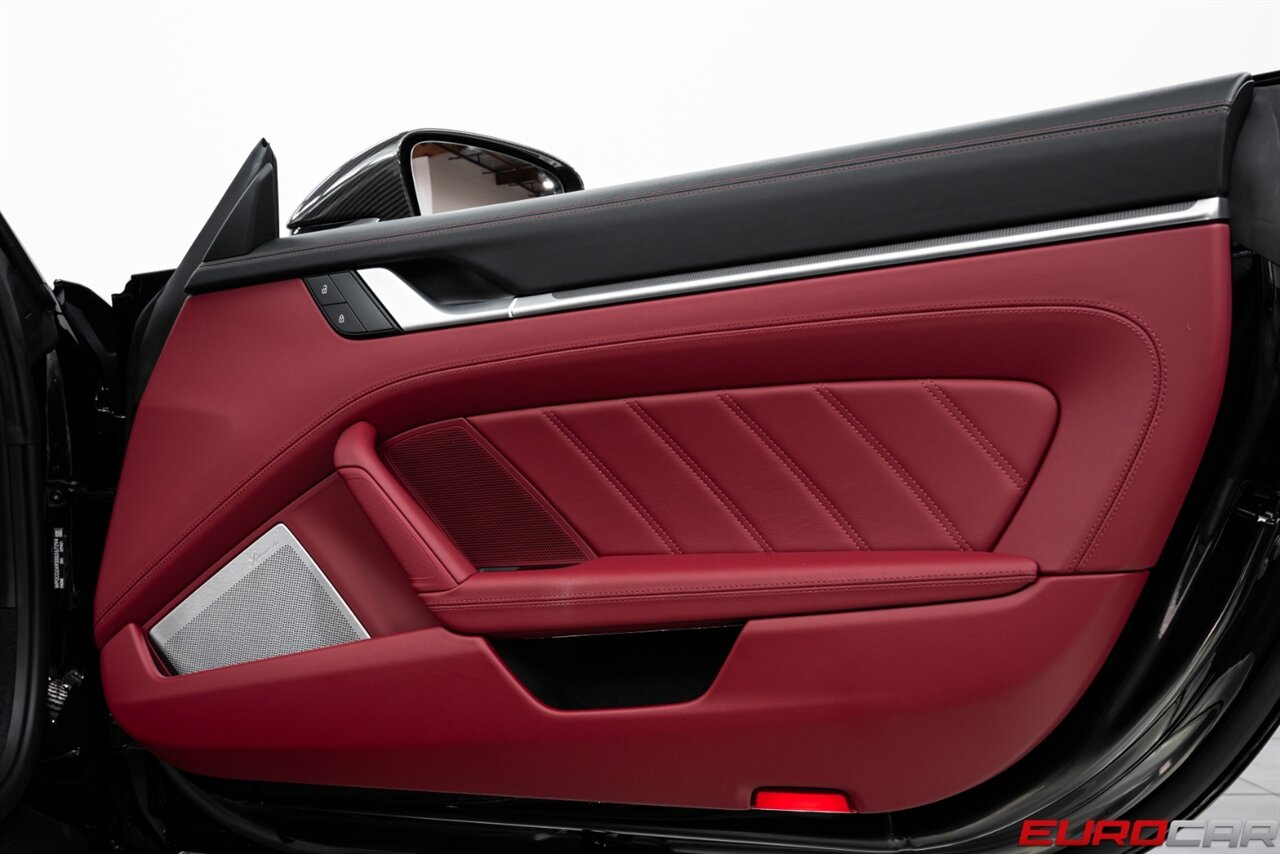 2025 Porsche 911 Turbo S *SPORT DESIGN PACKAGE * SPORT EXHAUST SYSTEM * FRONT LIFT* - Photo 25 - Costa Mesa, CA 92626