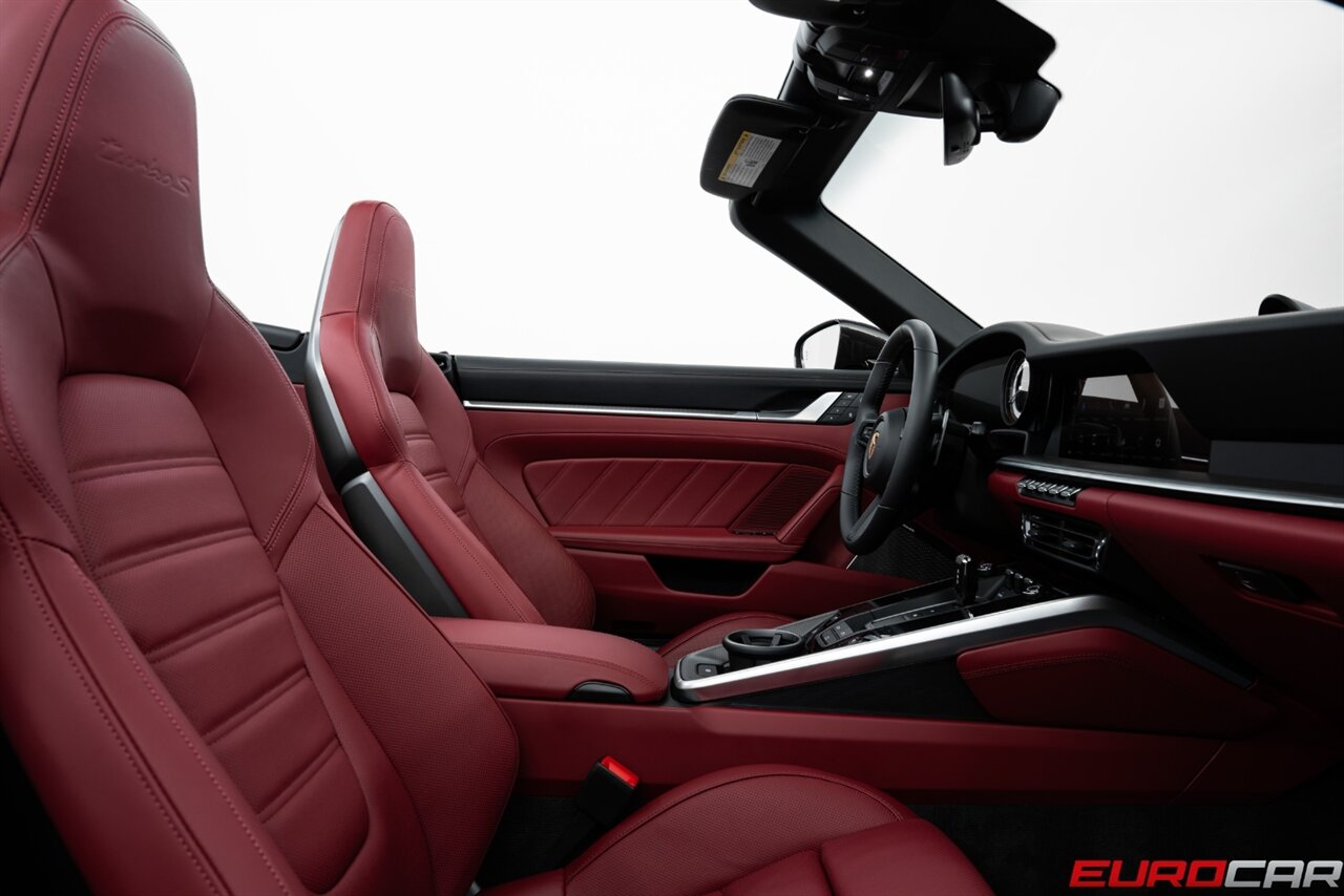 2025 Porsche 911 Turbo S *SPORT DESIGN PACKAGE * SPORT EXHAUST SYSTEM * FRONT LIFT* - Photo 40 - Costa Mesa, CA 92626