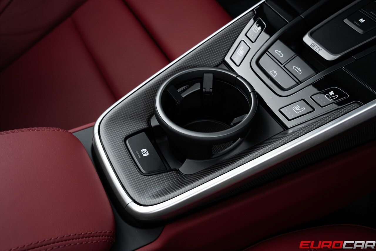 2025 Porsche 911 Turbo S *SPORT DESIGN PACKAGE * SPORT EXHAUST SYSTEM * FRONT LIFT* - Photo 37 - Costa Mesa, CA 92626
