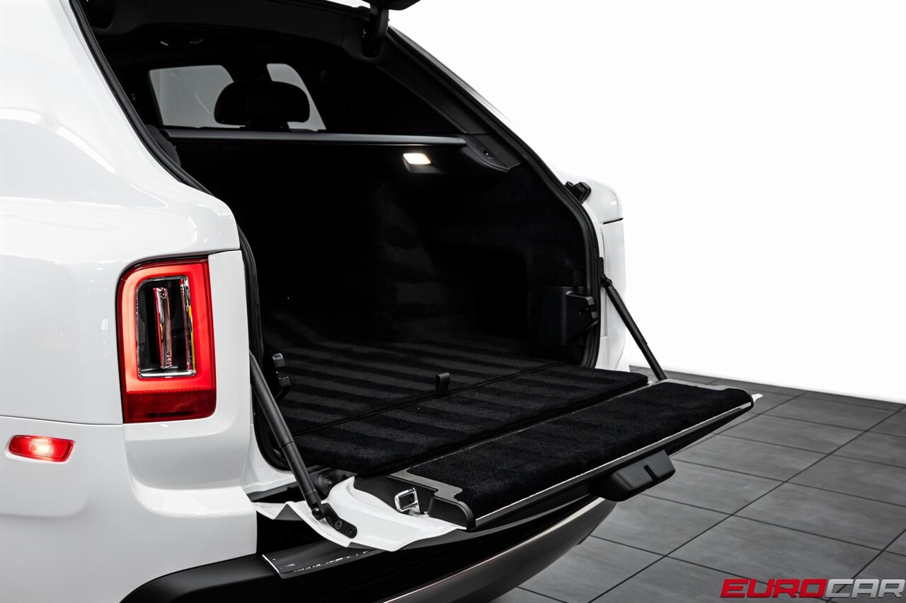 2024 Rolls-Royce Cullinan *BESPOKE INTERIOR * SHOOTING STAR HEADLINER*   - Photo 19 - Costa Mesa, CA 92626