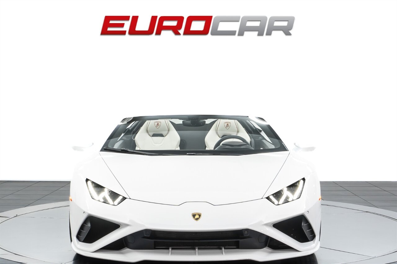 2022 Lamborghini Huracan EVO Spyder  *WHITE/WHITE SPEC * FRONT AXLE LIFT* - Photo 8 - Costa Mesa, CA 92626